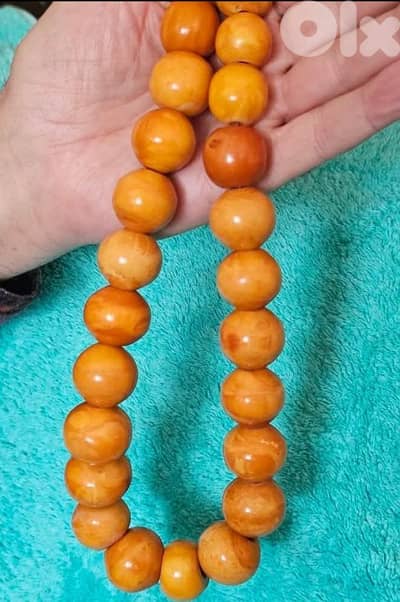 عقد ومسبحتين مخروطين من العقد كوربا منمش مغلف