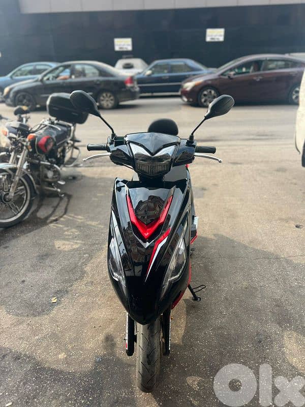 lindy R 2025 جديد ماشي 700 كلم 2