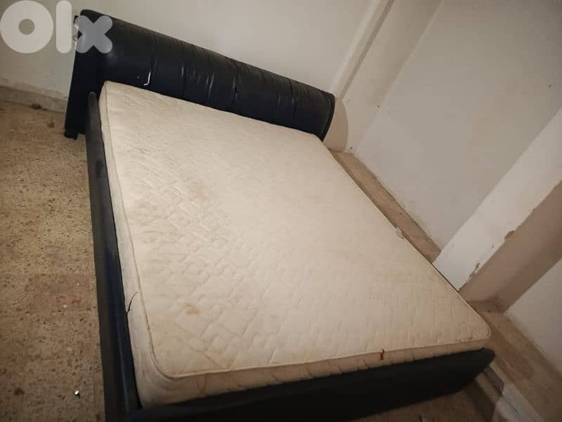 تخت مجوز جلد 0