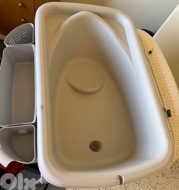Chicco Baby Bath Changing Table 2