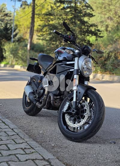 Ducati Monster 797