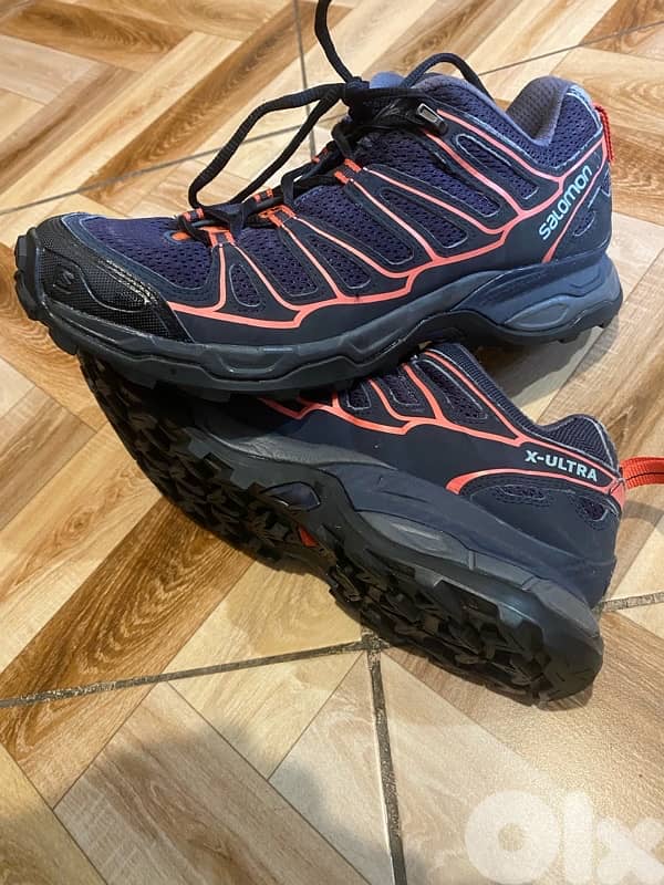 Salomon hiking running shoes comfortable 3