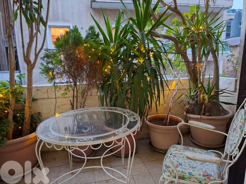 L19924 - 4-Floor Building For Rent in a Select Location in Gemmayzeh 1