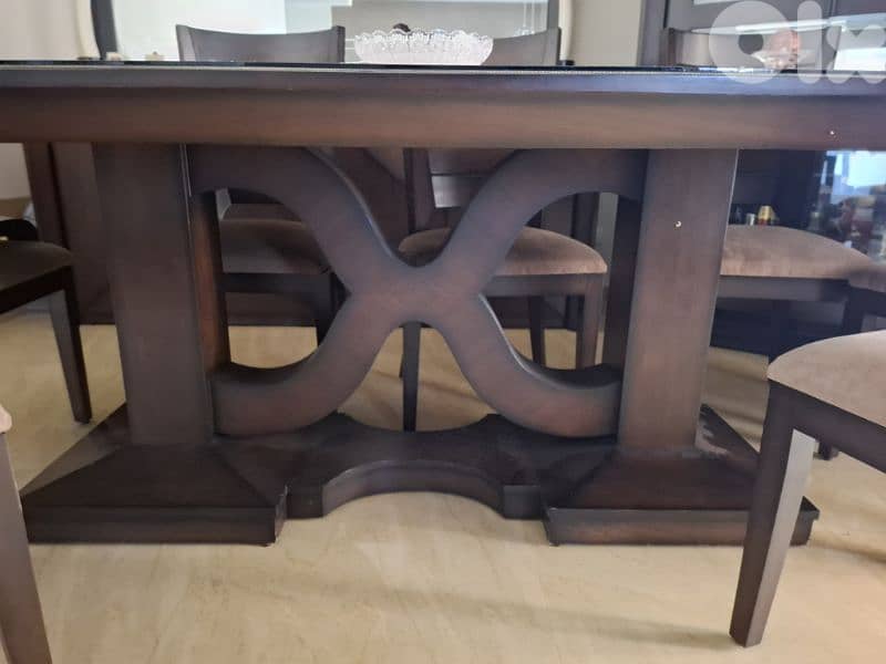 Full dining room almost new not used 1