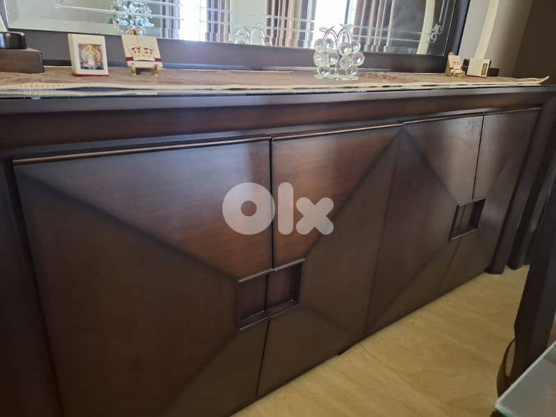 Full dining room almost new not used 2