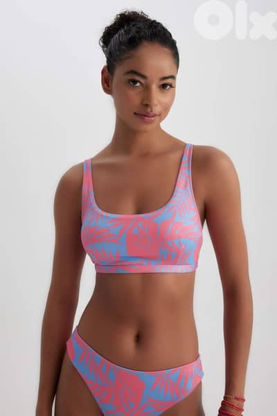 De Facto Bikini New with adjustable straps