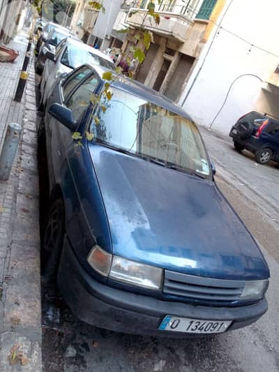 أوبل فيكترا 1992