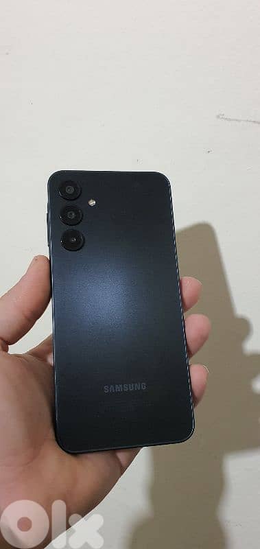 a16 Samsung بحالة ممتازة بعدو جديد 1