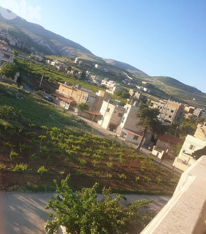 للبيع منطقة البقاع ابلح غربي أرض مساحة 2,721 ومبنى 4 طوابق مساحة 1,868 3