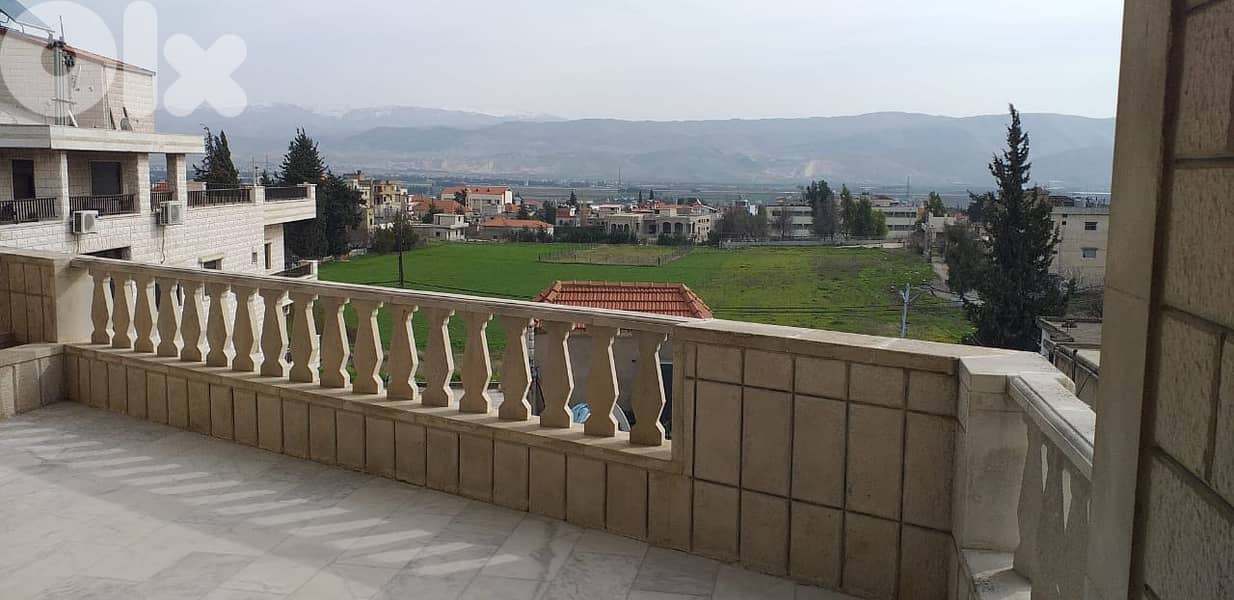 للبيع منطقة البقاع ابلح غربي أرض مساحة 2,721 ومبنى 4 طوابق مساحة 1,868 4