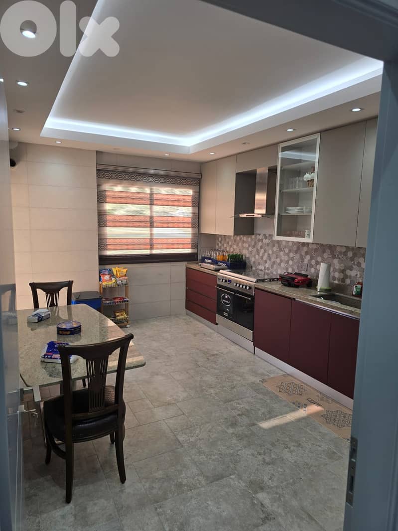 للبيع منطقة البقاع ابلح غربي أرض مساحة 2,721 ومبنى 4 طوابق مساحة 1,868 7