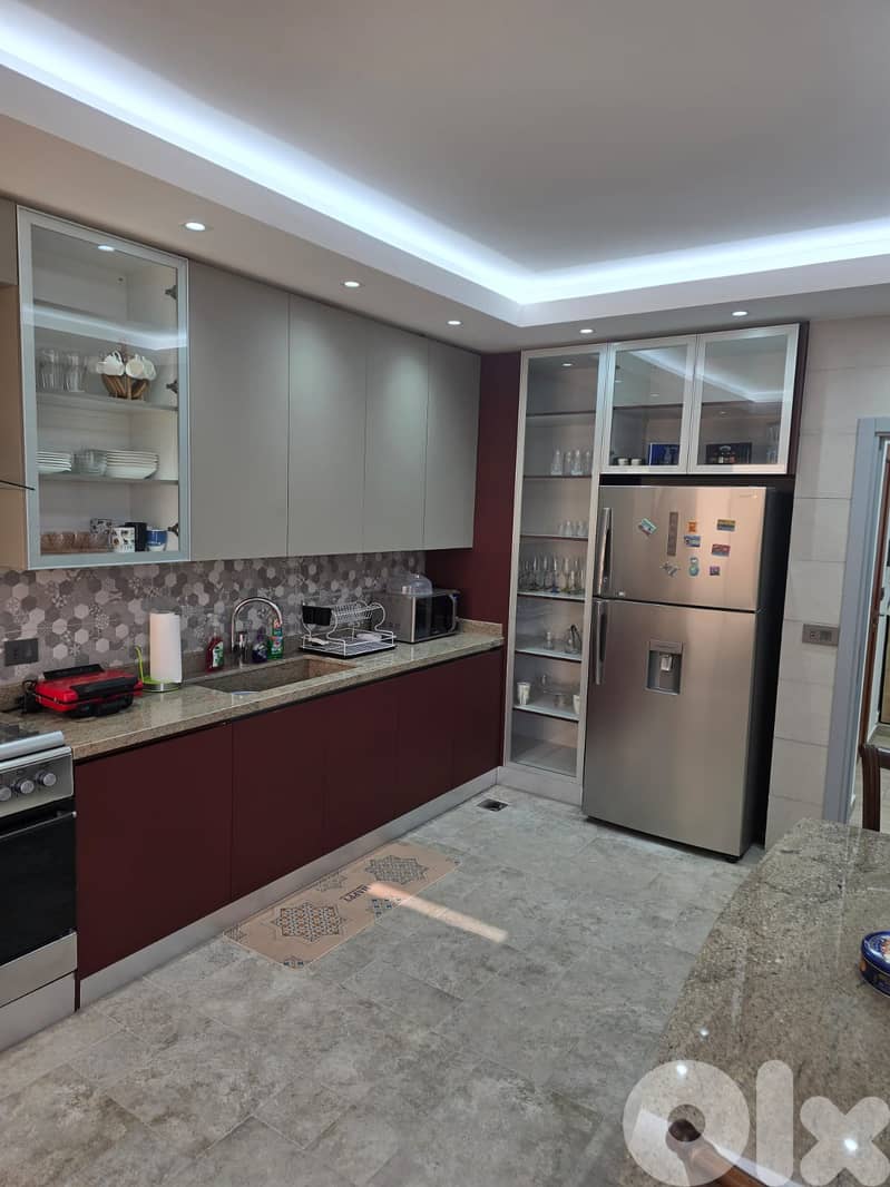 للبيع منطقة البقاع ابلح غربي أرض مساحة 2,721 ومبنى 4 طوابق مساحة 1,868 8