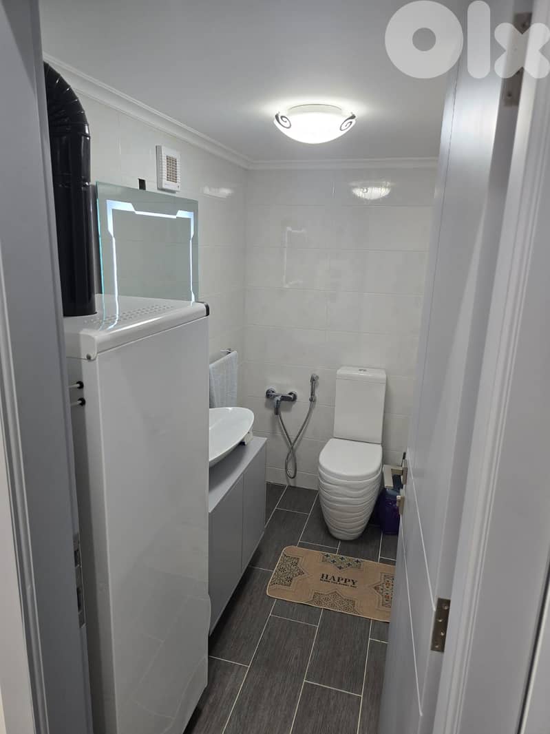 للبيع منطقة البقاع ابلح غربي أرض مساحة 2,721 ومبنى 4 طوابق مساحة 1,868 9