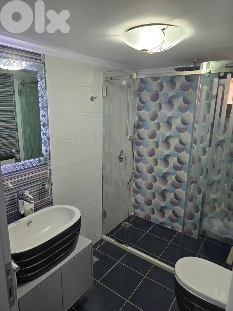 للبيع منطقة البقاع ابلح غربي أرض مساحة 2,721 ومبنى 4 طوابق مساحة 1,868 10