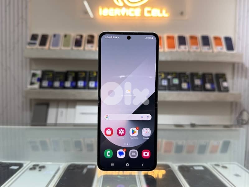 Samsung Z Flip 6 256Gb Very Clean Condition: - Mint Condition 1