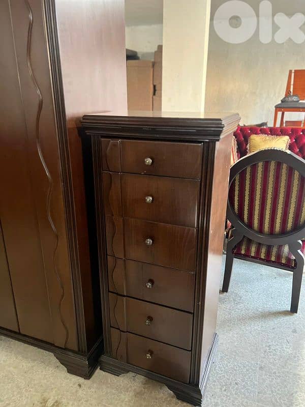 اوضة نوم شغل توصاية خشب زان ولاتي ملبسة قشر 5