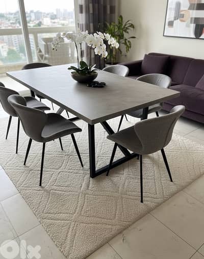 Dining table + 4 chairs + matching coffee table