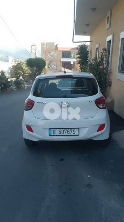 هيونداي أى 10 2015