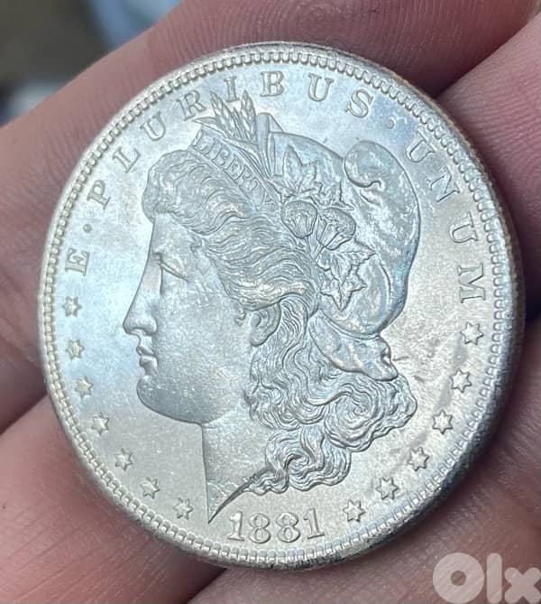 عملة عملات قديمة. واحد دولار أميركي فضة مورغان سنة 1881s 0
