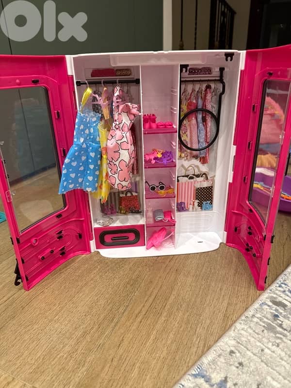 barbie cabinet 0