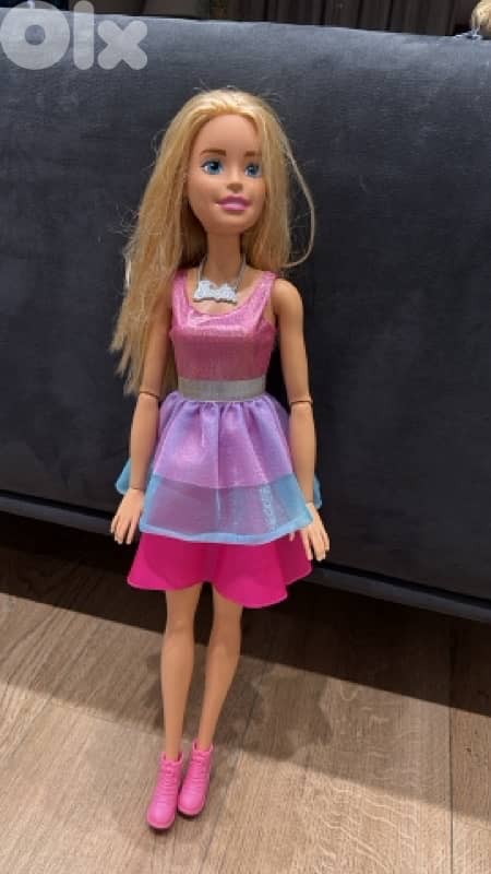giant barbie 0