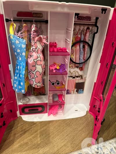 cabinet barbie