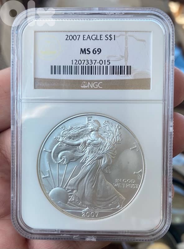 واحد أونصة فضة قيمة واحد دولار سنة ٢٠٠٧ مشهد  MS69 NGC 3