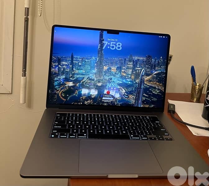 Macbook Air M2, 15 Inch, 95% Battery 0