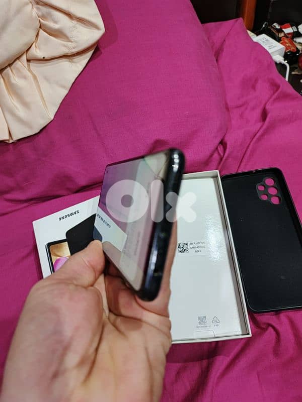 هاتف سامسونغ بالكرتونة 3