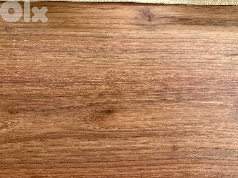 dining table with 6 chaires 2