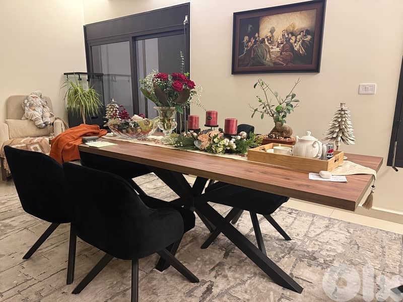 dining table with 6 chaires 3