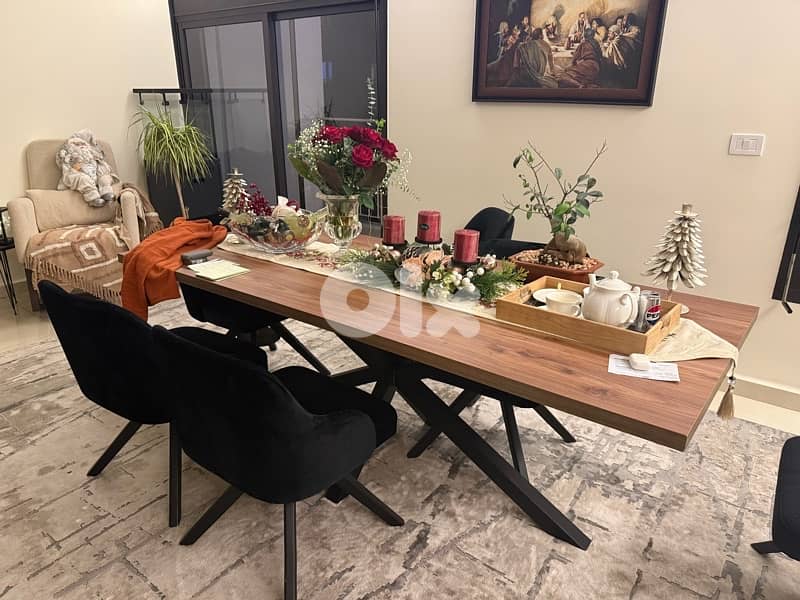 dining table with 6 chaires 4