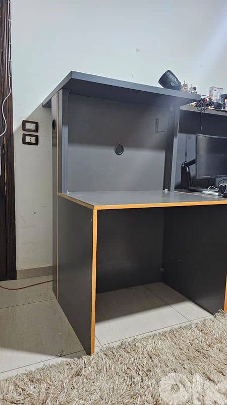 Gaming Desk LIKE NEW 0