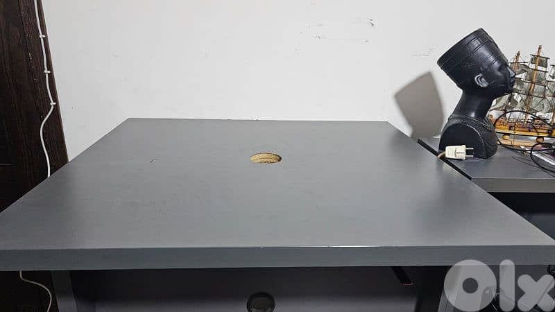 Gaming Desk LIKE NEW 3