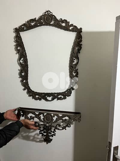 table tv and mirro border