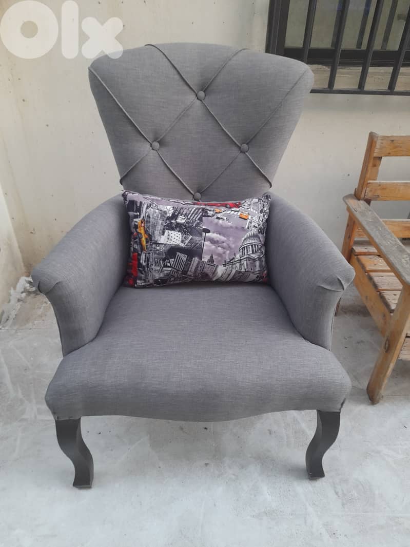 كرسي عدد ١ شبه جديد 0