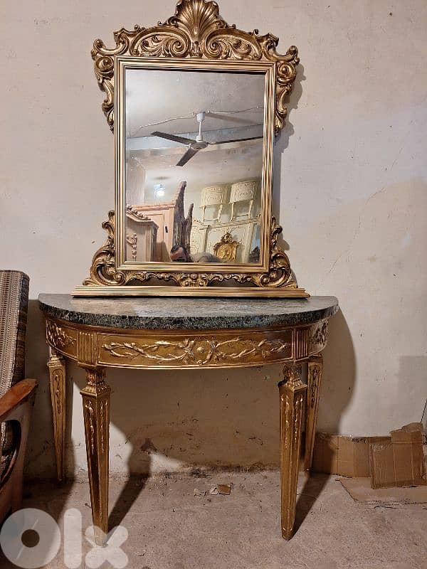 كونسول فرنسي انتيك رائع جدا ومميز خشب زين حفر ناعم 1