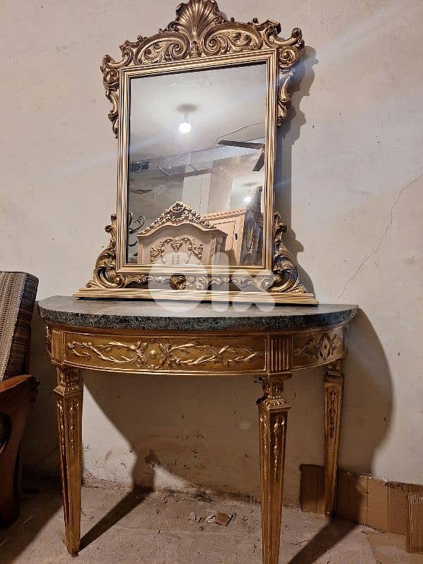 كونسول فرنسي انتيك رائع جدا ومميز خشب زين حفر ناعم 2