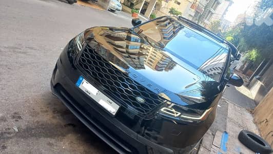 Range Rover 2022 black/black Like brand New- سعر مغر