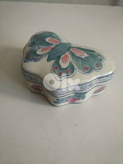 Old butterfly jewels box - Not Negotiable