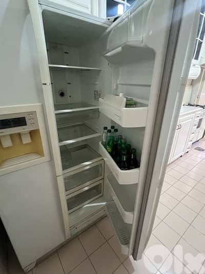 white samsung Fridge - Stove and oven + free microwave