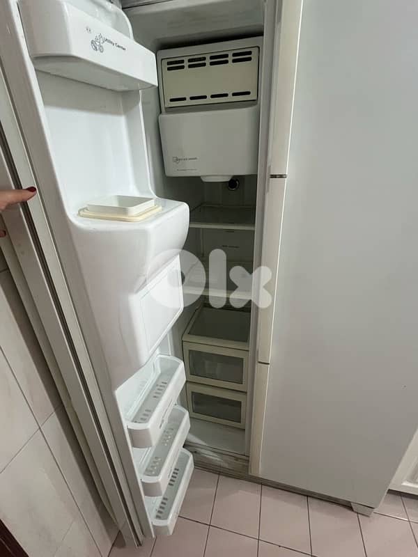 white samsung Fridge - Stove and oven + free microwave 1