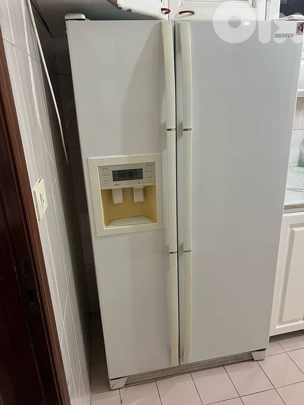 white samsung Fridge - Stove and oven + free microwave 2