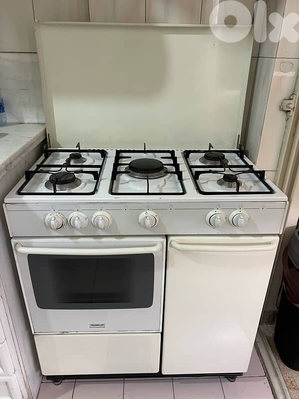 white samsung Fridge - Stove and oven + free microwave 3