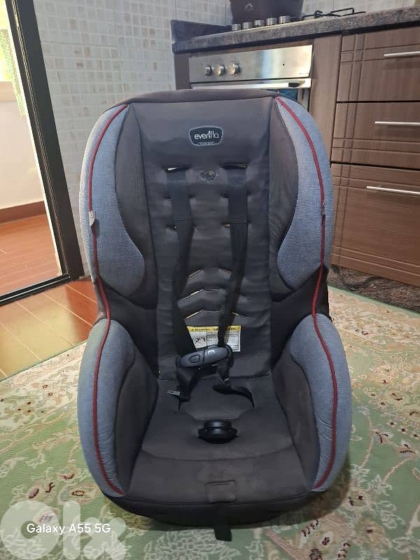 عرباية مع كرسي سيارة للبيبي 0