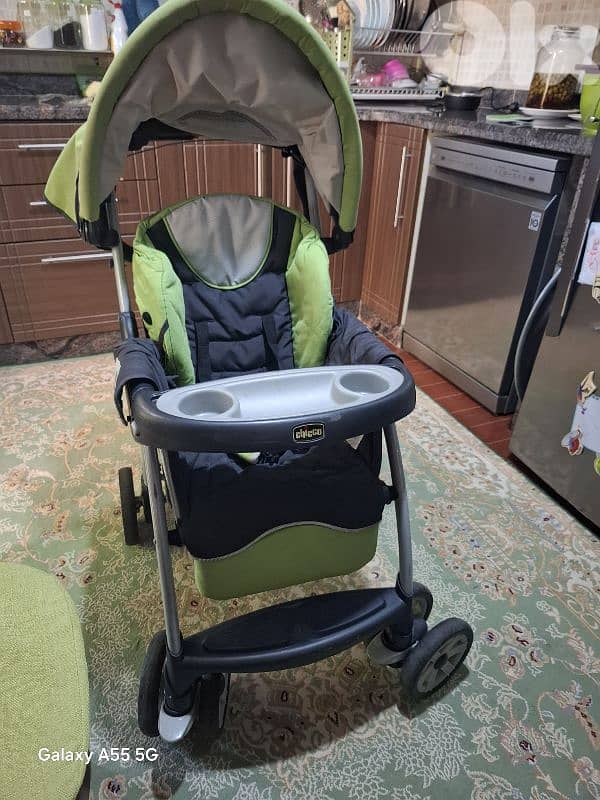 عرباية مع كرسي سيارة للبيبي 8