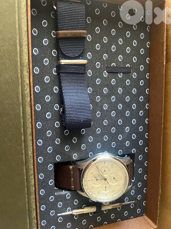 Massimo Dutti limted edition watch with box and extra band 2