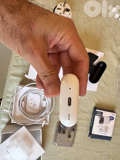 Airpods 2 pro type c with wireless mophi charger