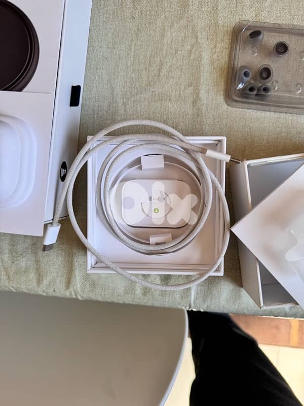 Airpods 2 pro type c with wireless mophi charger 3