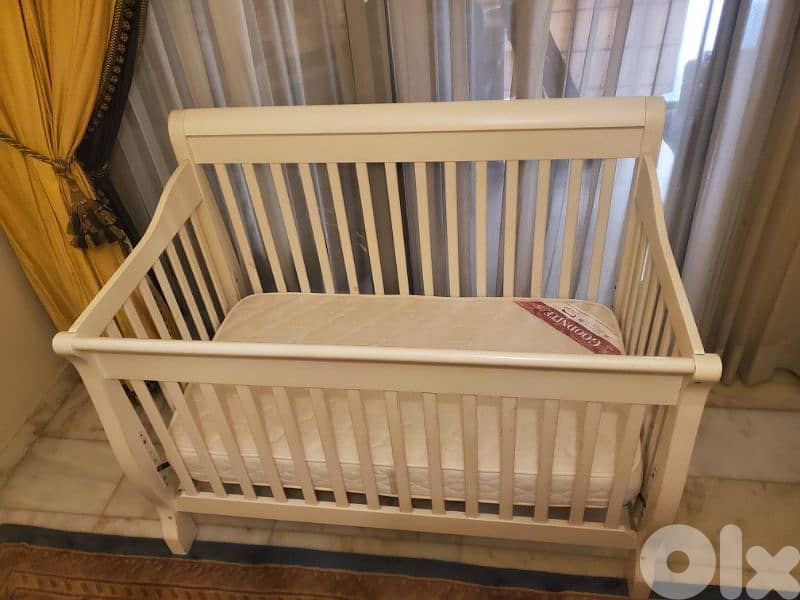 baby crip , bed adjustable with mattress 1